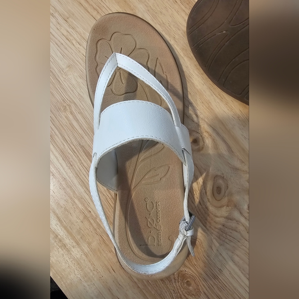 b.o.c Women's White Sandals Size--8 - Picture 8 of 8